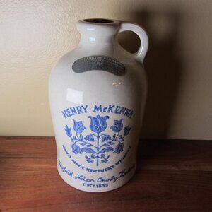 Henry McKenna vintage bourbon jug ceramic half gallon D126 64 146 (H280)